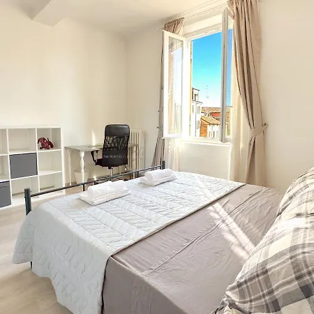 Luxury Next To The Francescana 모데나