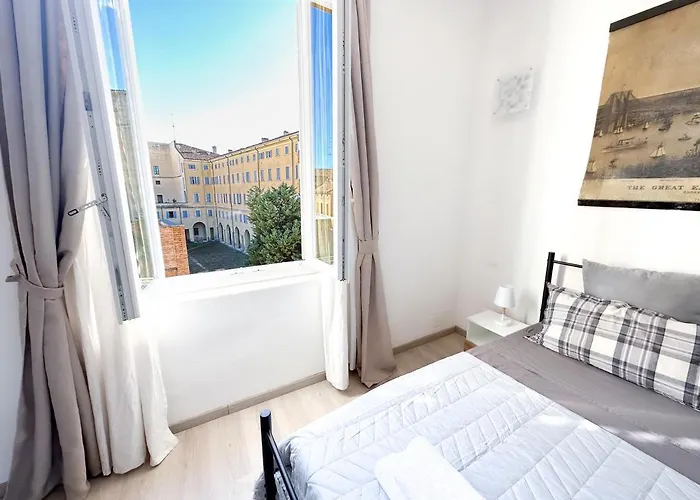 Apartment Luxury Next To The Francescana